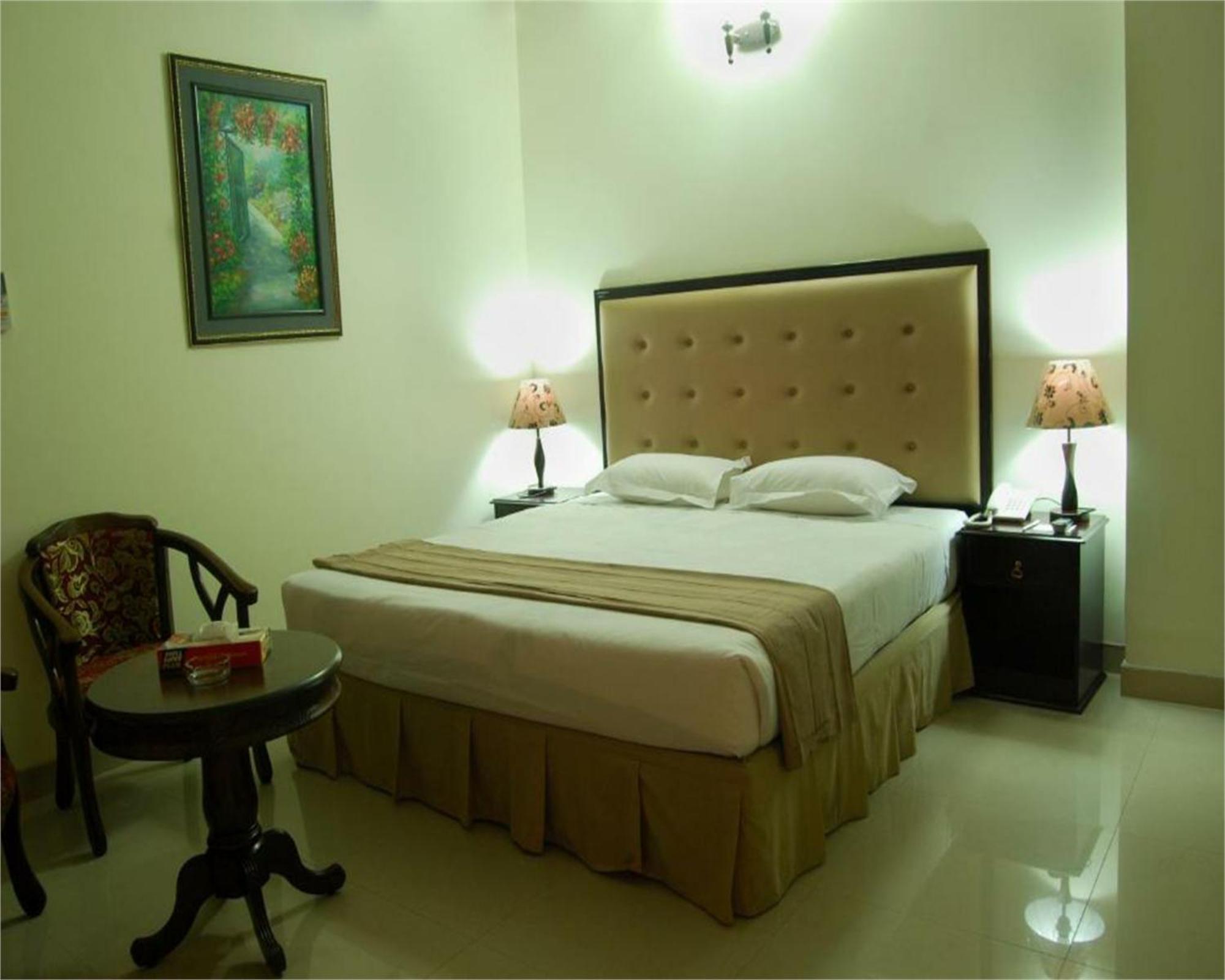 Hotel Ambassador Residency Chittagong Exterior foto