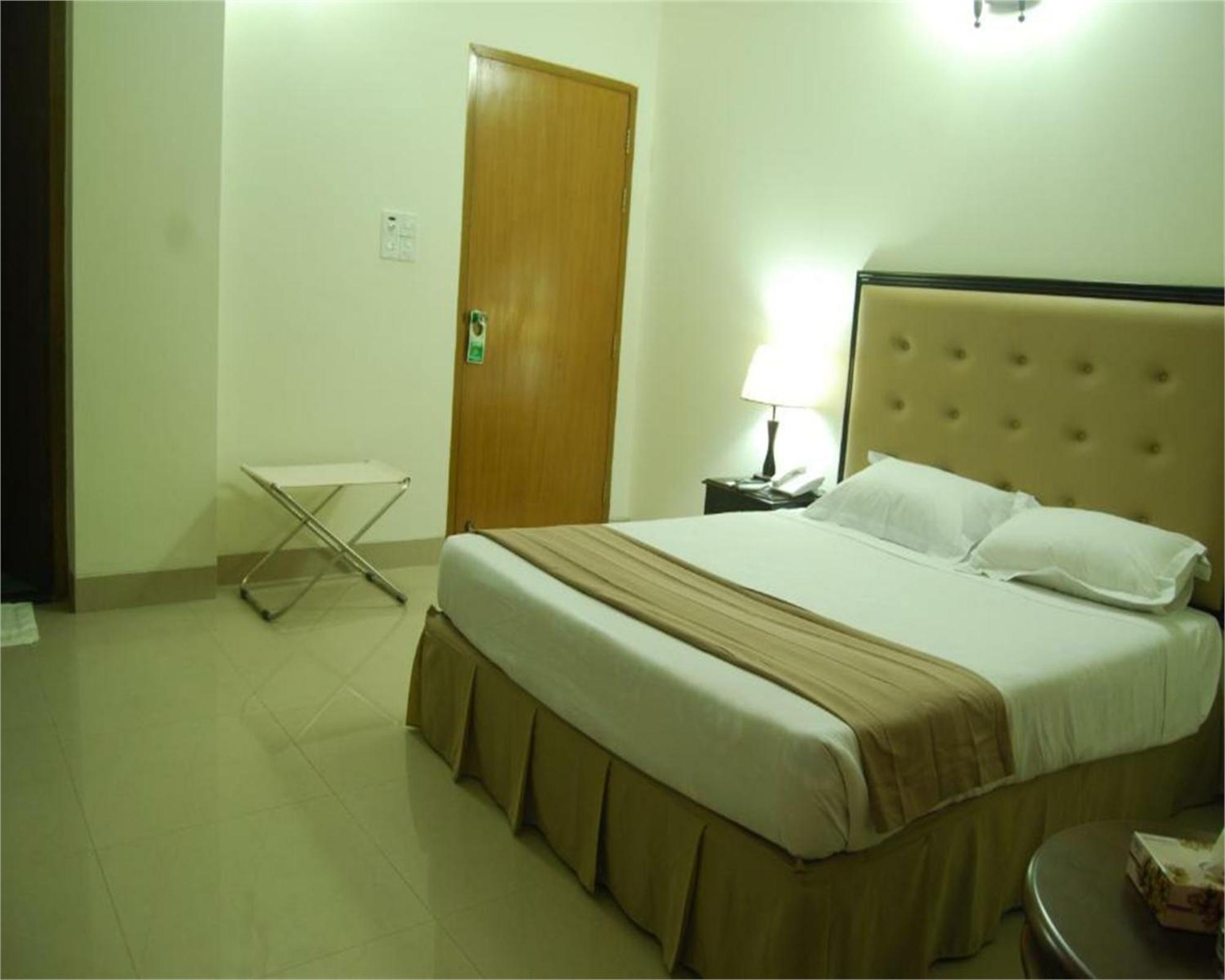 Hotel Ambassador Residency Chittagong Exterior foto