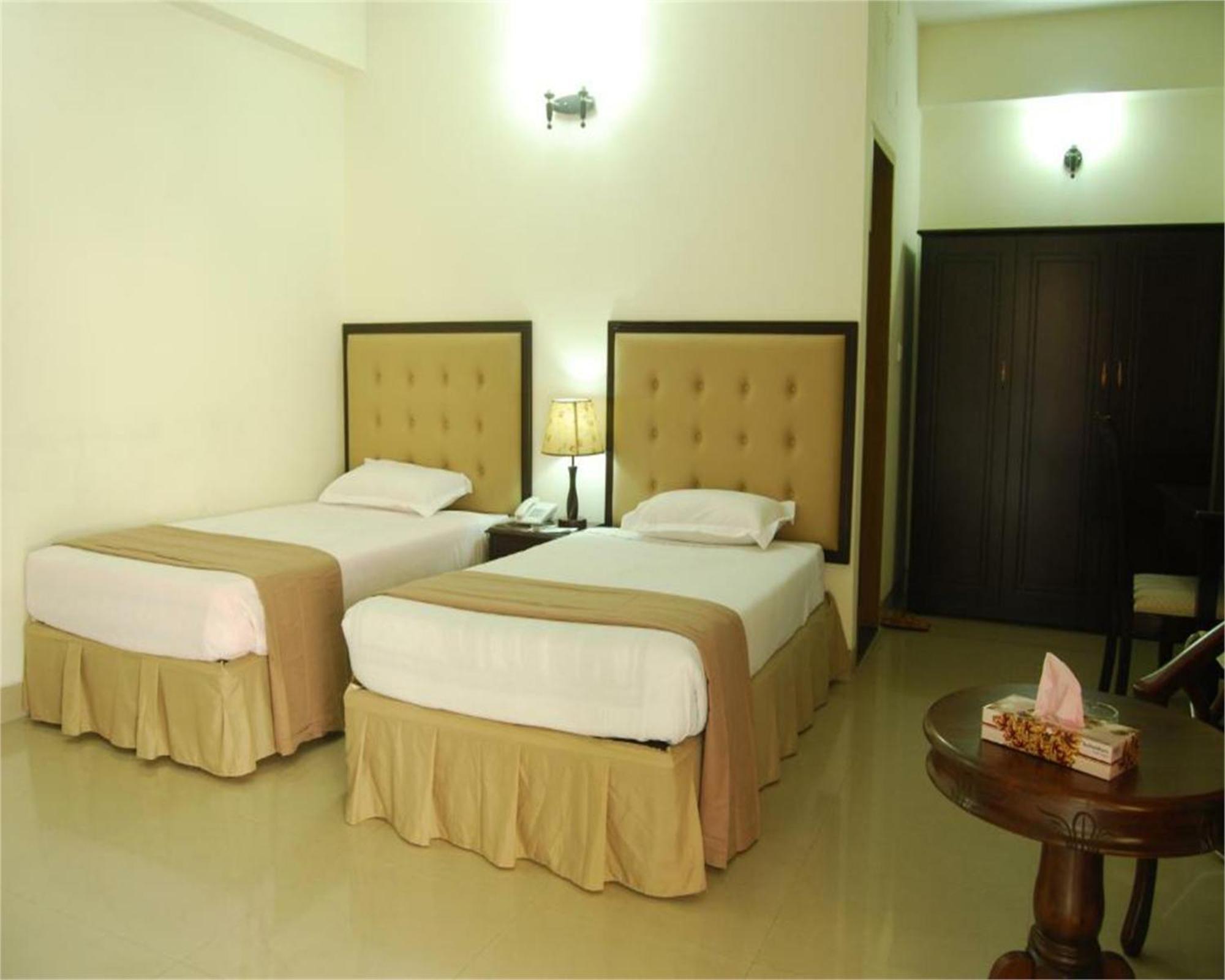 Hotel Ambassador Residency Chittagong Exterior foto