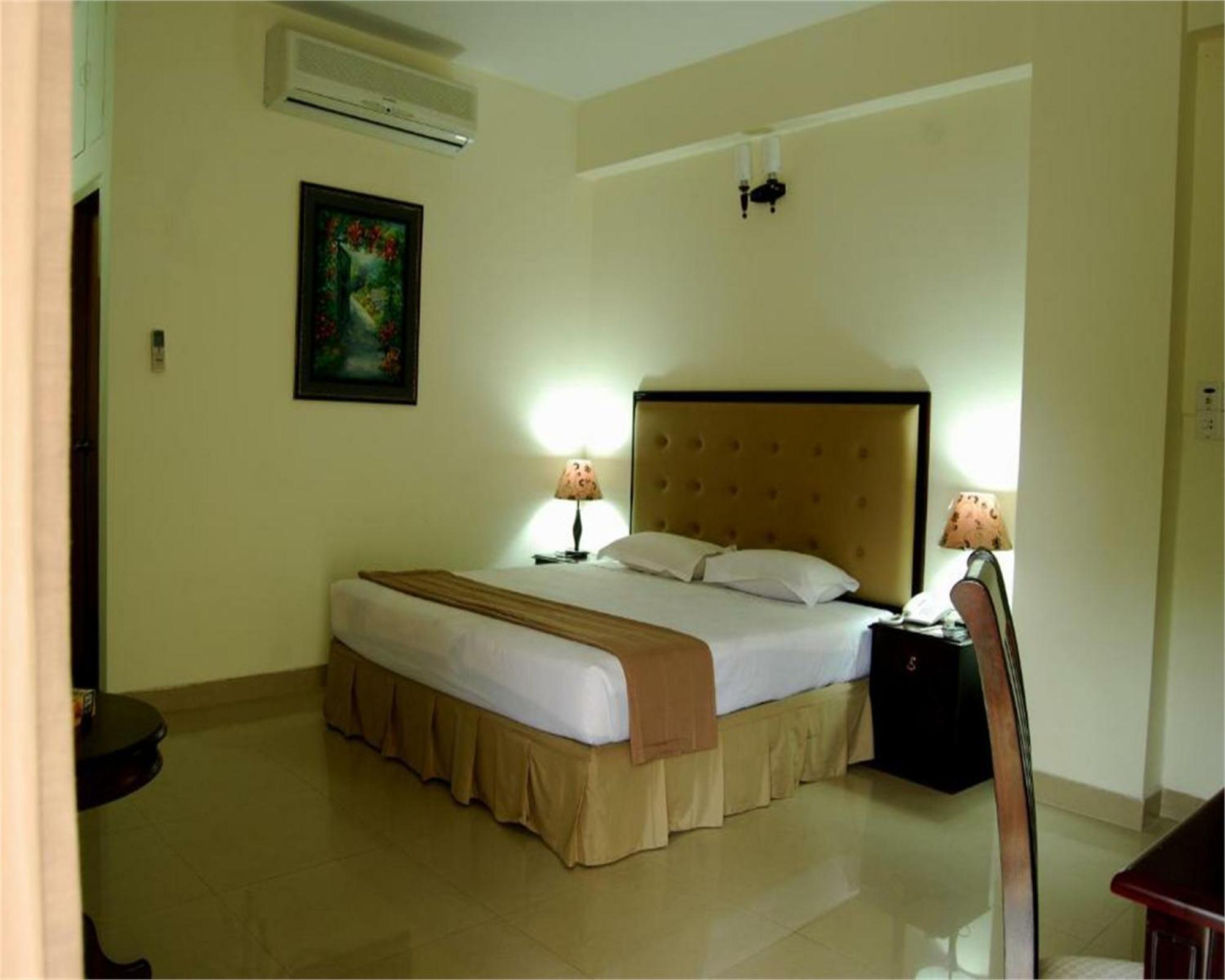 Hotel Ambassador Residency Chittagong Exterior foto