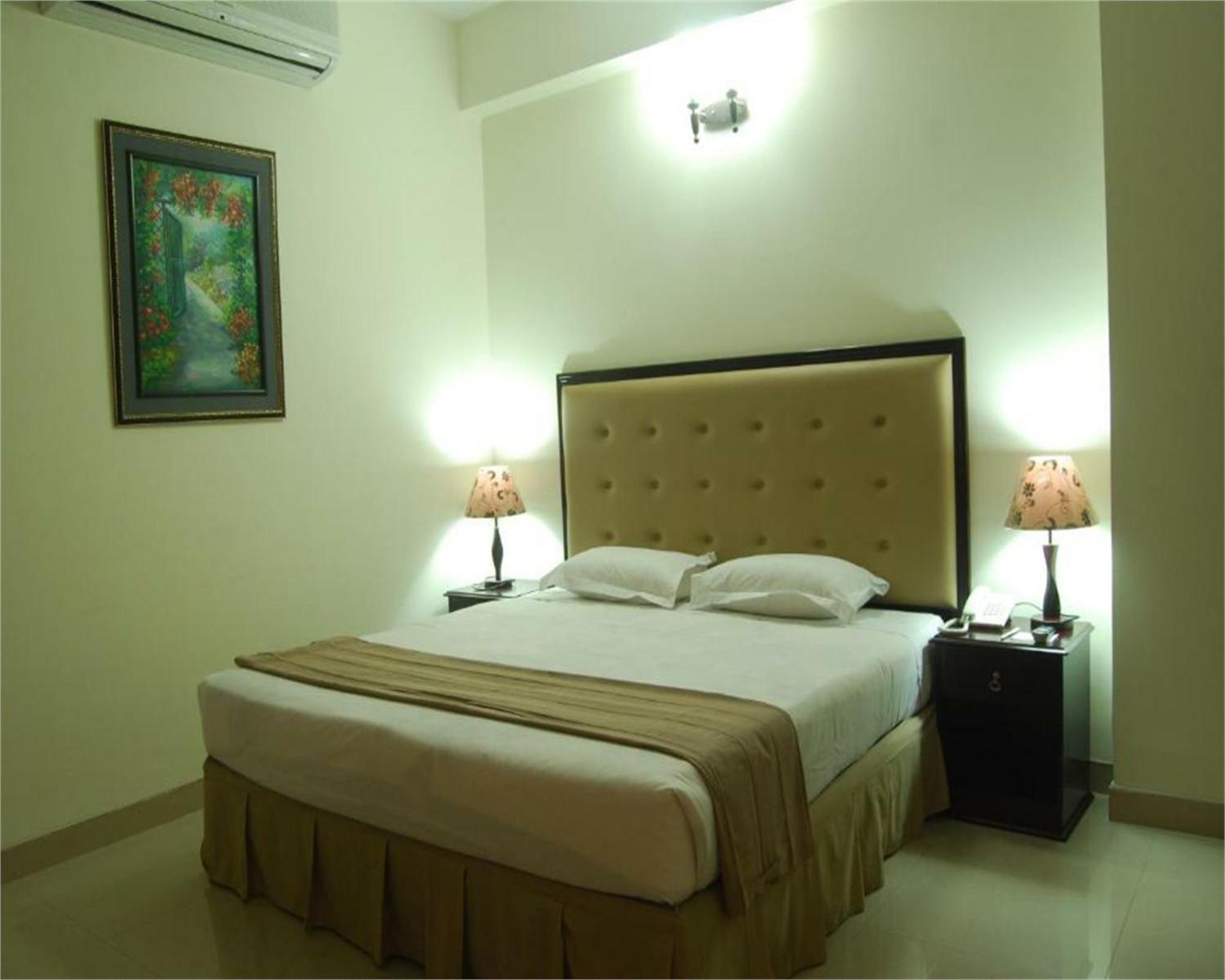 Hotel Ambassador Residency Chittagong Exterior foto