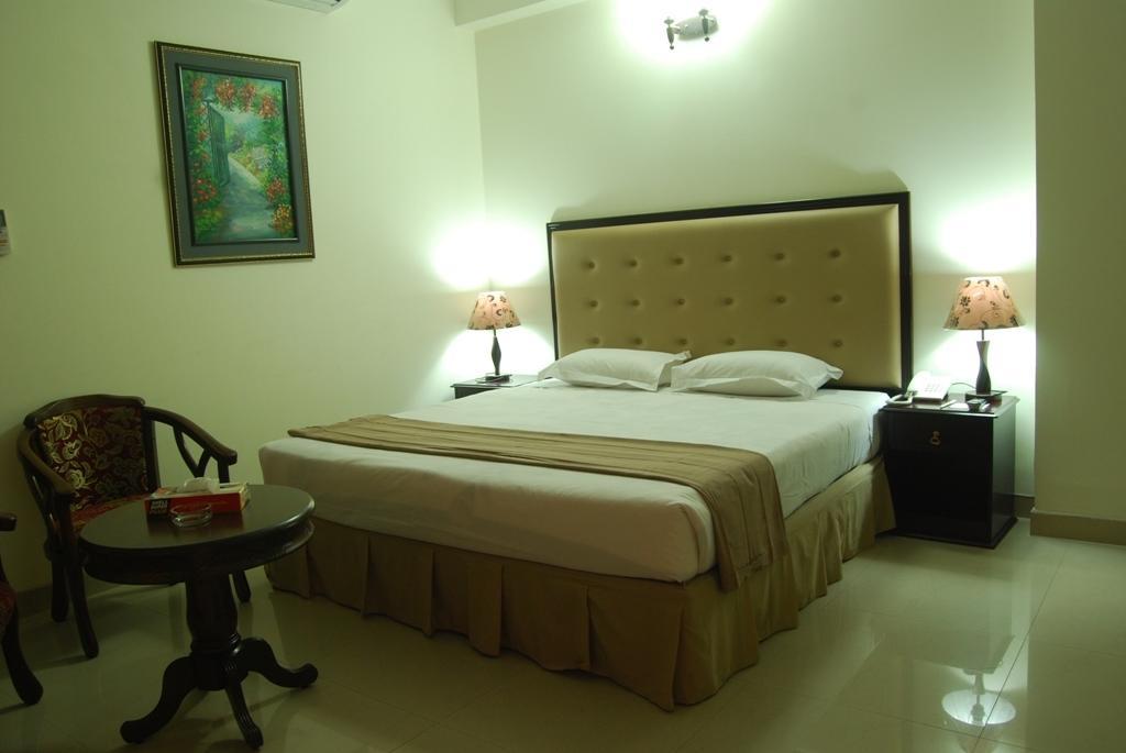 Hotel Ambassador Residency Chittagong Zimmer foto